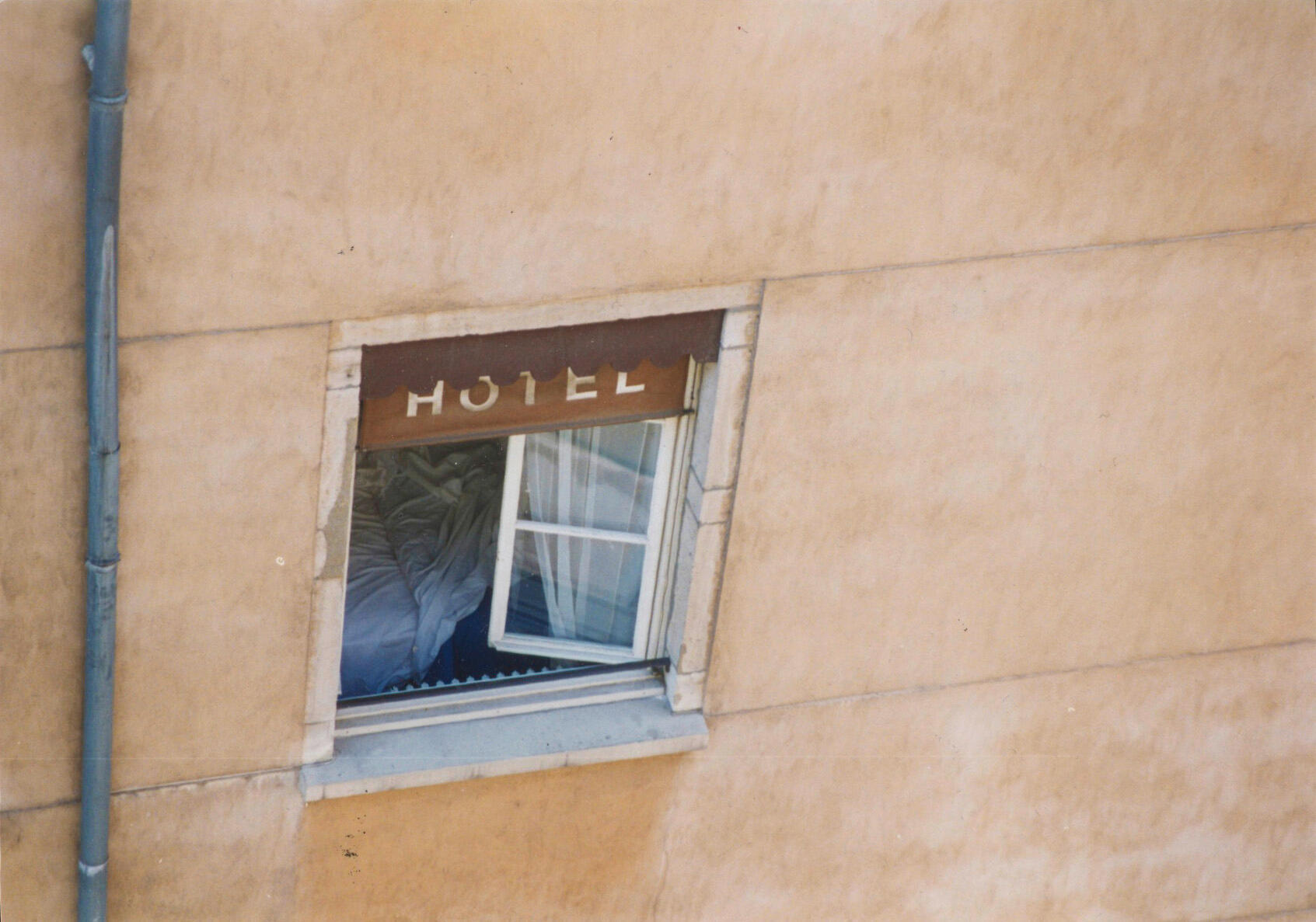 Essai-Hôtel-auteur-Maureen Lasne